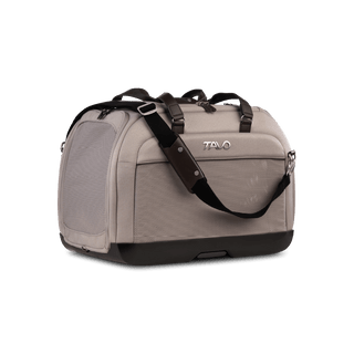 Detachable carry strap on Tavo's Hendrick dog and cat carrier