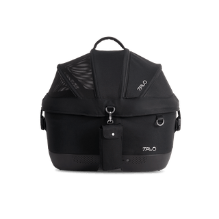 Maeve iso5x Wind pet car seat in the onyx fashion shown from the front with the power bank bag attached
